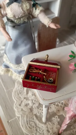 Costurero Victoriano Miniatura 1:12 - Con Accesori
