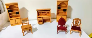Muebles Casa Muñecas: Sillas y Escritorio