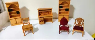 Muebles Casa Muñecas: Sillas y Escritorio