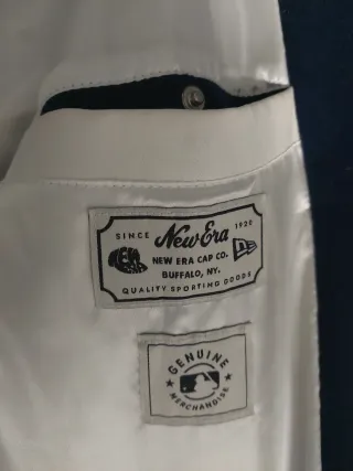 Chaqueta New Era Yankees Azul y Blanca