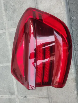 Piloto trasero derecho rojo original BMW X3