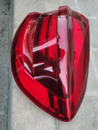 Piloto trasero derecho rojo original BMW X3