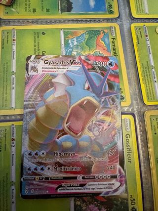 Carta Pokémon Gyarados VMAX 330 HP