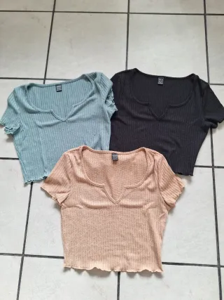 3 Camisetas S (Beige, Negro, verde)