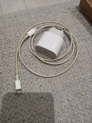 Cargadores y funda para iPhone 14 Pro