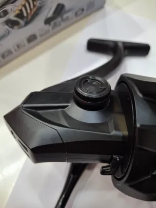 Carrete Pesca NGK II 8000 Negro (Nuevo)