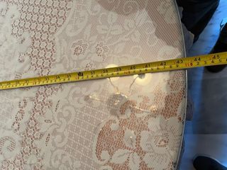 Mesa redonda vintage cristal y tela