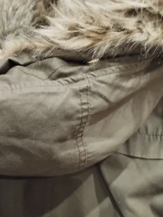 Parka Pimkie verde militar con pelo