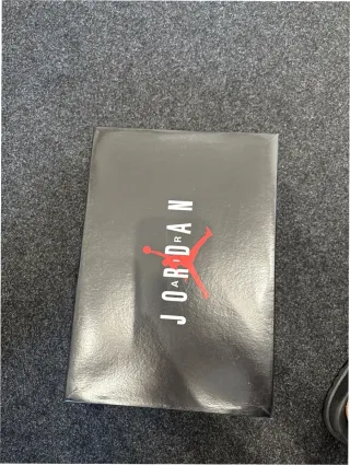 Jordan 11 Retro Cherry Rojo Blanco Talla 41