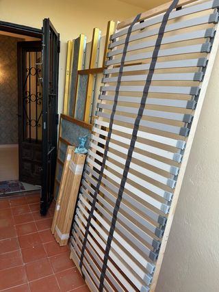 Cama alta infantil dorada