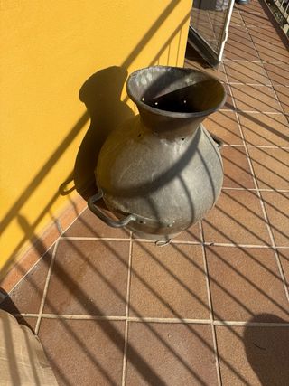 Olla de cobre antigua con asas