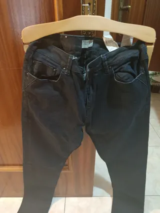 Vaqueros Pull&Bear negros hombre