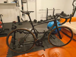 Bicicleta carretera Cube Attain GTC SL Disc