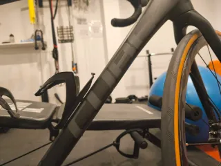 Bicicleta carretera Cube Attain GTC SL Disc