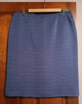 Traje chaqueta y falda azul y gris