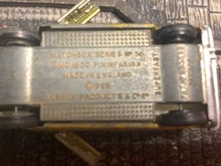 Coche LEYLAND BMC 1800 1/64 LESNEY MATCHBOX