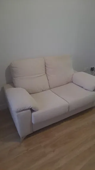 Sofá de 2 plazas beige