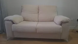 Sofá de 2 plazas beige