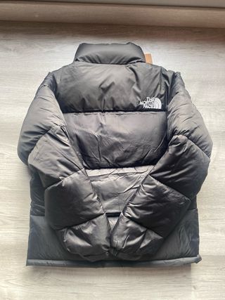 Chaqueta The North Face 700 Negra con etiquetas
