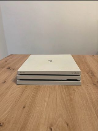 PS4 Pro Blanca + FC 24