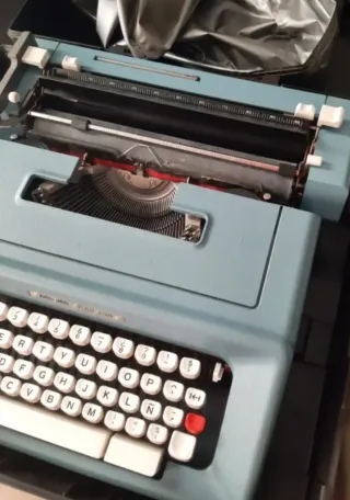 Máquina de escribir Olivetti Studio 46
