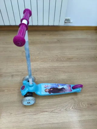 Patinete Frozen II Twist & Roll 3+