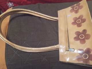 Bolso de mano con flores