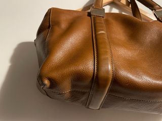 Bolso de piel marrón