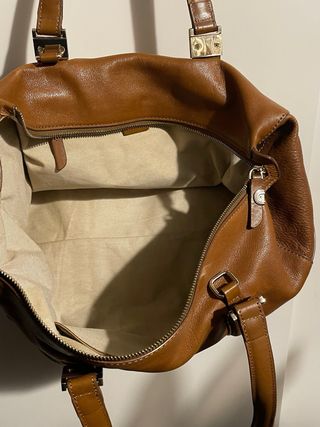 Bolso de piel marrón