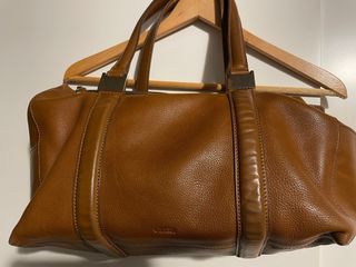 Bolso de piel marrón