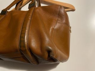 Bolso de piel marrón