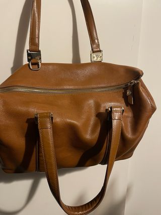 Bolso de piel marrón