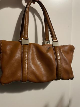 Bolso de piel marrón