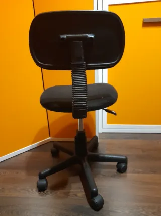 Silla de escritorio negra