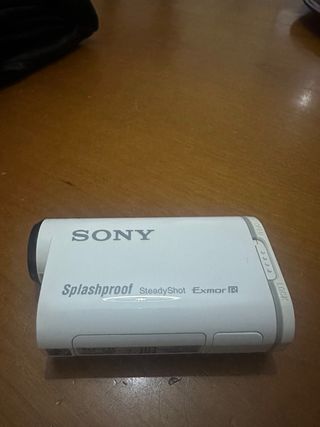 Cámara de acción Sony + bolso de camara.