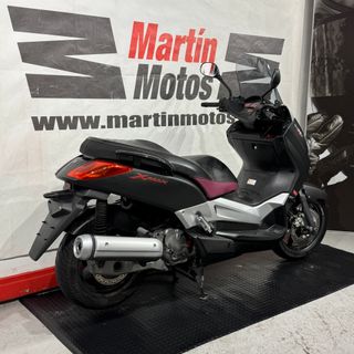 YAMAHA XMAX 250 Black