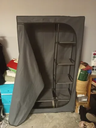 Armadio smontabile in tessuto e metallo