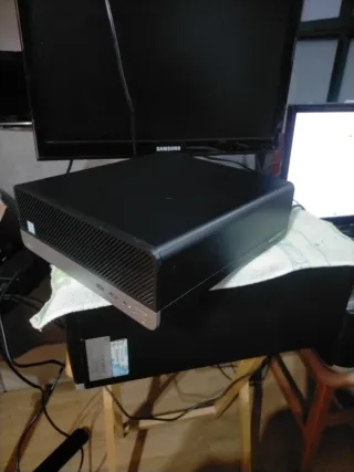 Ordenador HP ProDesk 400 G4 SFF.