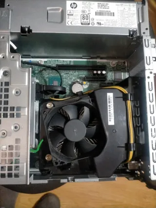 Ordenador HP ProDesk 400 G4 SFF.