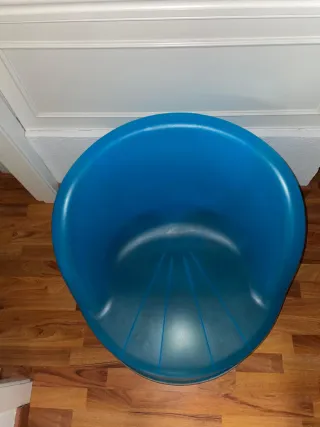 Sillón puff juvenil azul de plástico