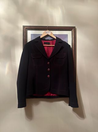 Chaqueta DIVAS Negra con Detalles rojos