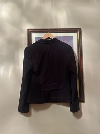 Chaqueta DIVAS Negra con Detalles rojos