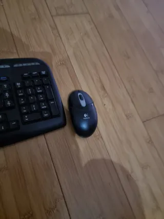 Logitech EX 110 Teclado y Ratón Inalámbricos
