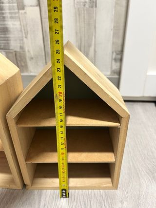 Estanterías decorativas forma casa madera