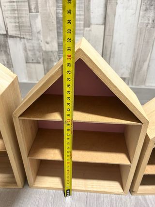 Estanterías decorativas forma casa madera