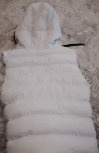 Chaleco acolchado con capucha hombre