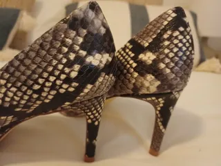 Zapatos Zara efecto piel de cocodrilo