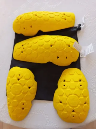 Chaqueta de moto de cuero marrón