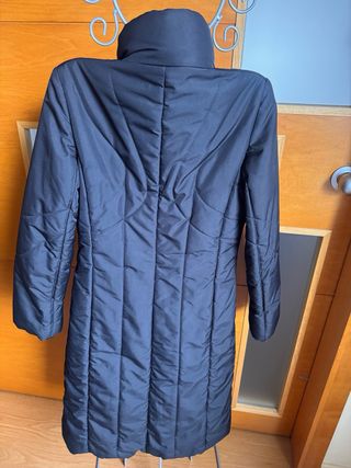 Plumífero largo negro acolchado