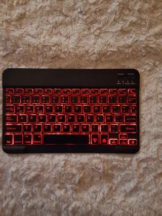 Teclado Inalámbrico Retroiluminado + Cargador